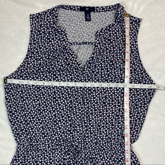 GAP Sleeveless Shirt Dress, Elastic waist w/ drawstring
Size S - Picture 5 of 12